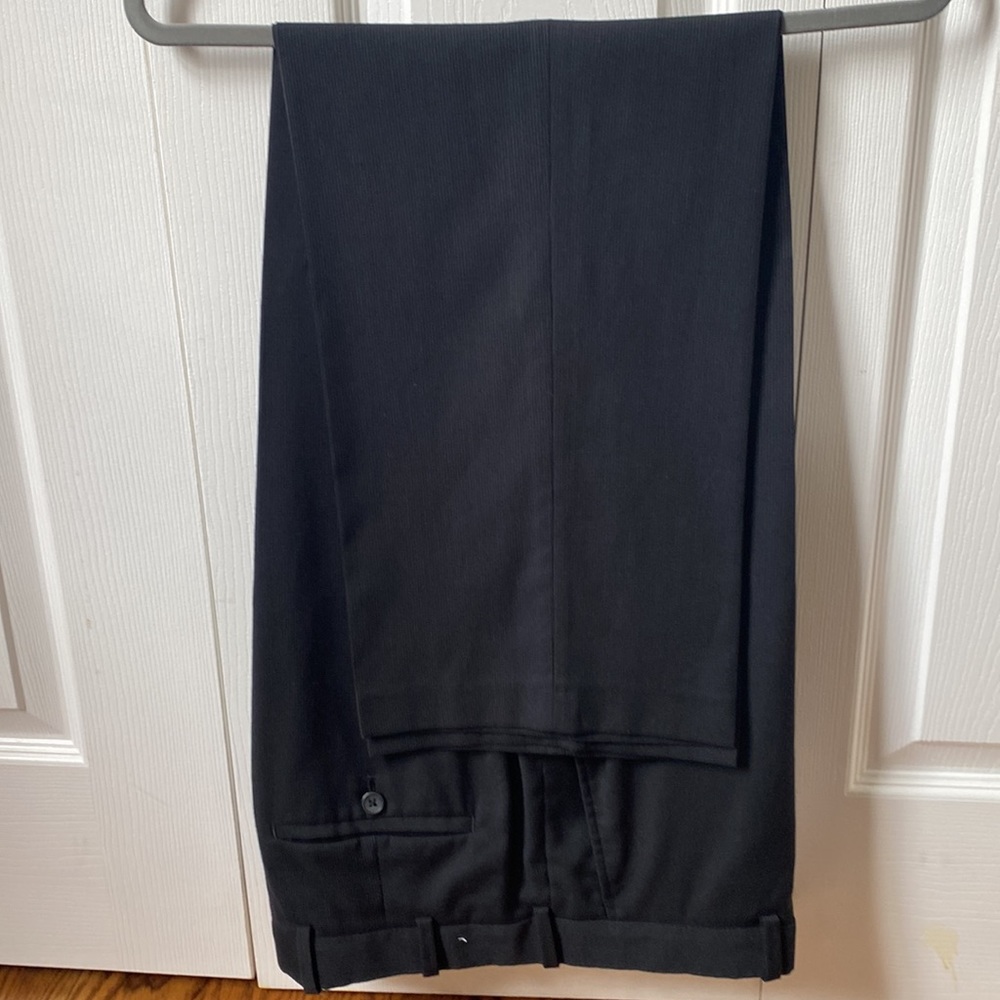 Black Perry Ellis suit, includes jacket 42 SHT and pants 34/30 - Picture 8 of 12